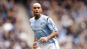 Ex-internacional inglês 'obrigado' a apagar redes sociais após criticar rainha Isabel II: «O que te passou pela cabeça, Trev?»