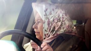 Land Rover, McLaren e os passeios aos fins-de-semana: a paixão da rainha Isabel II por carros