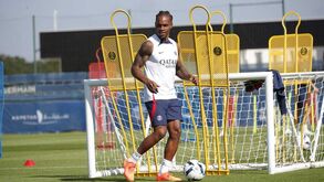 Renato Sanches sofre lesão no adutor direito e desfalca PSG