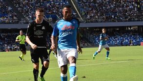 Nápoles bate Spezia e isola-se provisoriamente no topo da Liga italiana