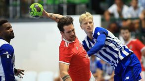 Alemão Ole Rahmel foi forte no contra-ataque 