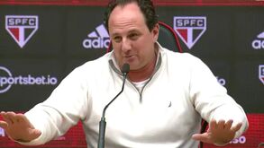 Rogério Ceni atira: «A minha conta não é como a do Vítor Pereira, que recebe em euros»