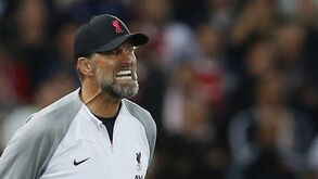 Dono do Chelsea sugere All Star Game na Premier League e Klopp ironiza: «Quer trazer os Globetrotters?»