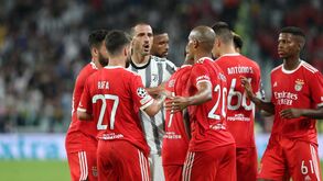 Juventus-Benfica: João Mário fez o empate de penálti e gerou-se discussão entre jogadores