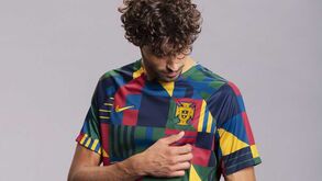 Muitas críticas: a nova camisola de aquecimento da Seleção Nacional que está a dar que falar