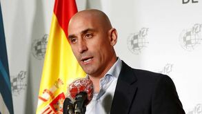 Luis Rubiales acusado pelo tio de usar dinheiro da RFEF para pagar festas privadas