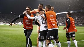 Corinthians de Vítor Pereira bate Fluminense e está na final da Taça do Brasil