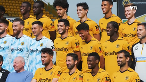 «Que riso é esse?»: Matheus Nunes não se conteve e 'atrapalhou' fotografia do Wolverhampton