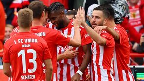 Union Berlim vence e continua com surpresa na liderança da Bundesliga