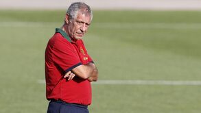 Bernardo Silva já à disposição de Fernando Santos num treino com duas ausências