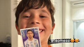 Loucura dos cromos na Argentina leva governo a intervir: Messi vale 300 euros no mercado negro