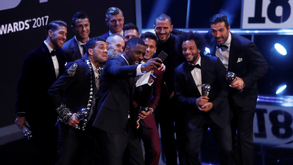 Dani Alves recorda polémica com Cristiano Ronaldo na Bola de Ouro 