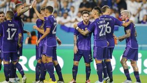 Argentina bate Honduras com 'selo' Messi na estreia de Enzo Fernández