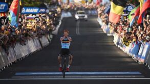 Remco Evenepoel é o novo campeão mundial de fundo