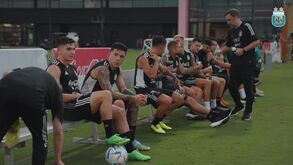 Das bicicletas ao futevólei: assim foi o treino de recuperação da seleção argentina