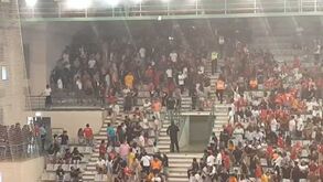 Supertaça de futsal marcada por pequeno incêndio na bancada dos adeptos do Benfica 