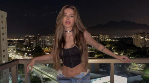 Bruna Gomes não larga namorado