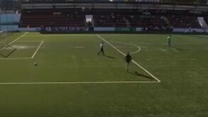 Sacavenense empata após 'final do jogo': expulsões, invasão de campo e uma enorme polémica com o apito do árbitro