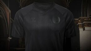 Um protesto vestido de branco, preto e vermelho: o original equipamento da Dinamarca para o Mundial