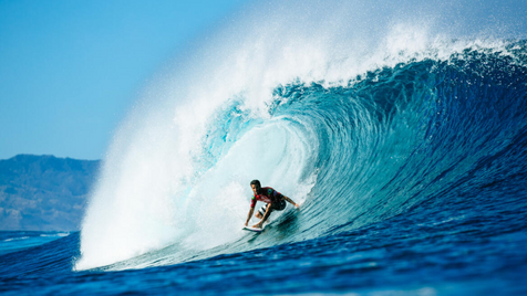 Filipe Toledo vence Italo e é campeão mundial de surfe pela 1ª vez