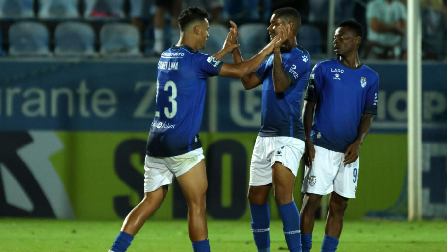 Feirense-Oliveirense, 3-2: Fogaceiros operam reviravolta após estarem a perder por dois golos