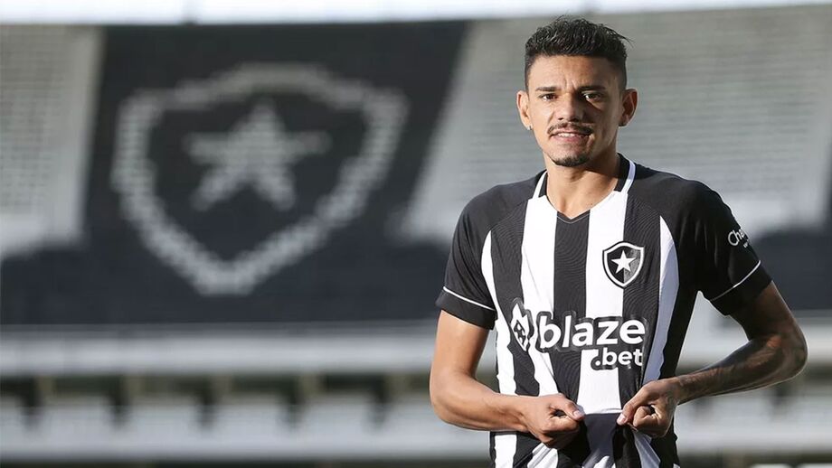 Soares reclama dívida ao FC Porto
