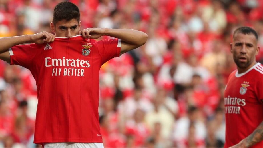 Veríssimo quase de volta e António Silva como jogador