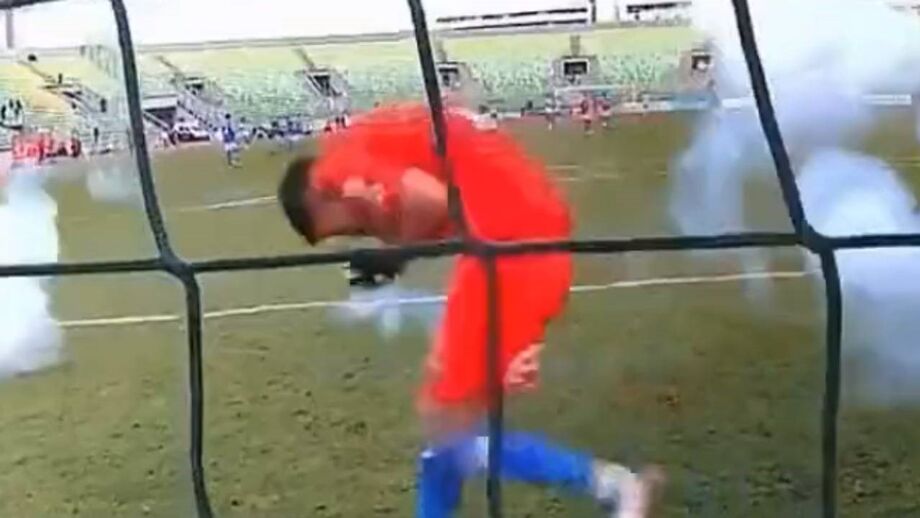 Jogador foi conduzido ao hospital de ambulância