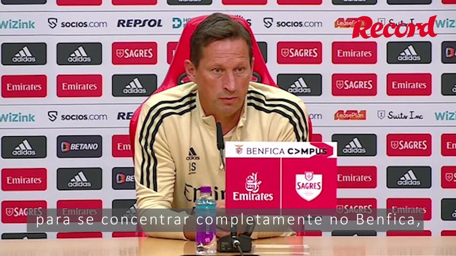 Treinador deixa elogios ao avançado das águias