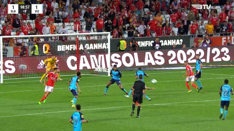 Liga da verdade: mão do defesa do Vizela na Luz é natural