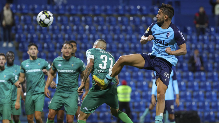 A crónica do Vizela-Estoril, 0-1: Rematar muito de nada valeu