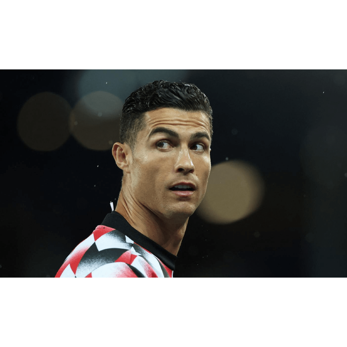 Cristiano Ronaldo posta emoji em publicação e ironiza Bola de Ouro