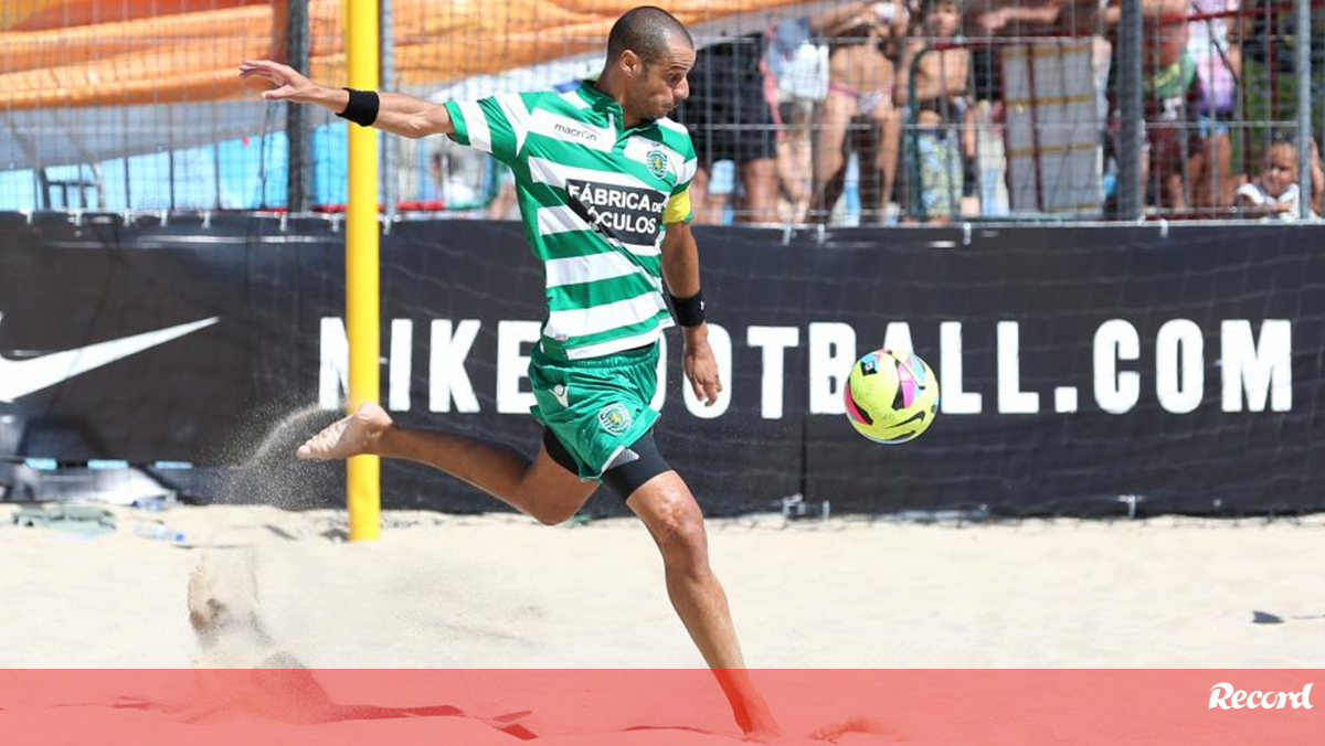 Madjer eleito melhor jogador do mundo de futebol de praia de 2015 - Futebol  de Praia - SAPO Desporto