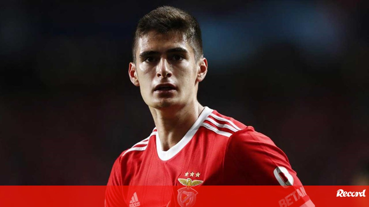 Jogador de handebol que passou por Itajaí conquista título europeu com o  Benfica de Portugal