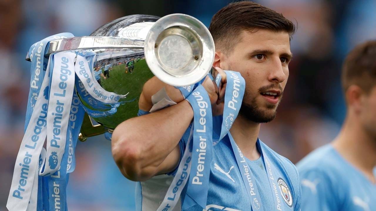 UI, UI! RÚBEN DIAS NÃO ESTÁ ISENTO DE CRÍTICAS, APÓS EMPATE DO MANCHESTER  CITY; ANTIGA ESTRELA DO FUTEBOL INGLÊS 'APONTA A MIRA' AO EX BENFICA