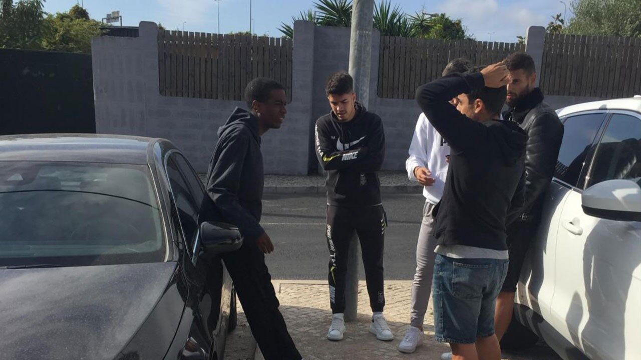 Jogadores confrontaram o presidente (à esq.) 