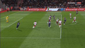 Mbappé deu de calcanhar e Messi marcou um golaço: veja o vídeo