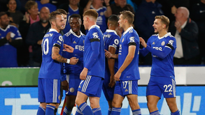 Leicester soma primeiro triunfo em Inglaterra com goleada sobre o Nottingham Forest
