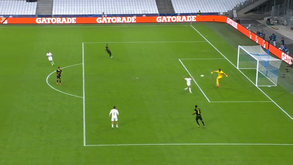 Marselha-Sporting: Erro enorme de Adán com Alexis Sánchez a aproveitar para fazer o empate