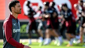 Xabi Alonso quer Bayer Leverkusen com 