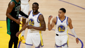 Campeões Golden State com balneário dividido: Draymond Green agride Jordan Poole no treino com soco