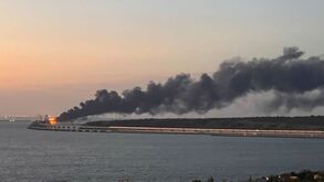 Ucrânia: Ponte entre Rússia continental e Crimeia em chamas