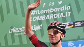 Pogacar repete triunfo na Volta à Lombardia na despedida de Valverde e Nibali