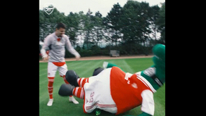 Fábio Vieira e Martinelli pregam partida à mascote do Arsenal