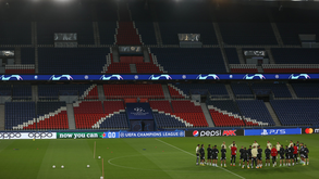 As imagens do treino do Benfica no Parque dos Príncipes na véspera do jogo com o PSG