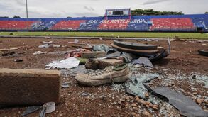 Comissão de Direitos Humanos admite indícios de abusos policiais na tragédia em estádio na Indonésia