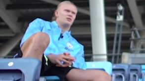 Erling Haaland diz que levava De Bruyne para uma ilha deserta: «Ele assiste-me bem»