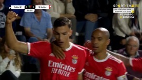 Arrancada e disparo para o fundo da rede: foi assim que Musa adiantou Benfica diante do Caldas