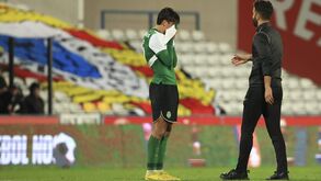 O desalento dos jogadores no Sporting após derrota com o Varzim
