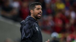 Pânico no final do Ceará-Cuiabá: adeptos fogem com crianças ao colo e polícia dispara balas de borracha